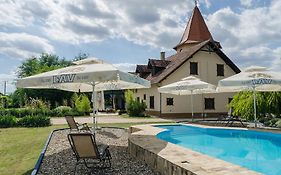 Country House Majkin Salas